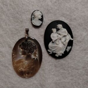 Cameo Pendants And Cabachon